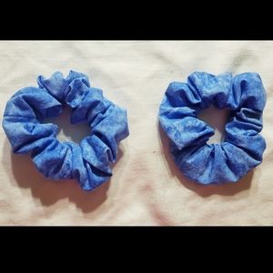 Hair tie scrunchies (set of 2)